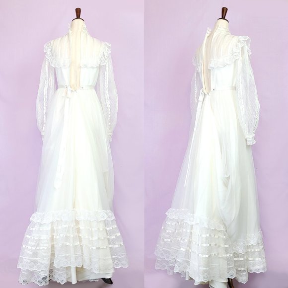 Vintage 80’s Alessandro Bridals white lace wedding dress with train - Picture 2 of 7
